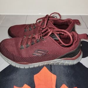 Skechers Wide Fit Memory Foam Burgundy Red, Size 9M/10.5W